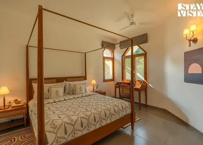 Stayvista At The Birdwood Estate With Gym And Pool